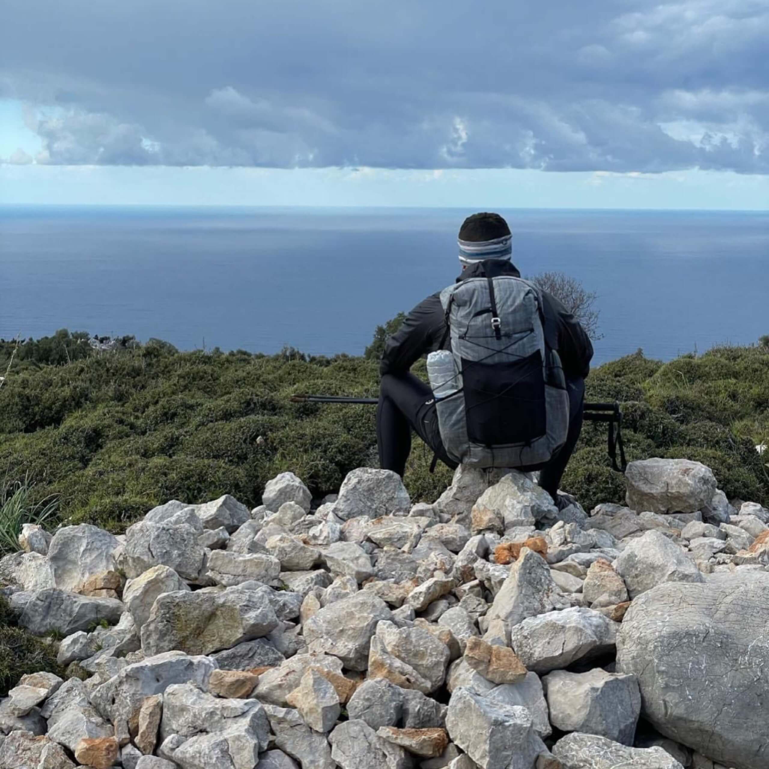 Одяг для гір: Як одягнутися в похід або сходження у все українське? 9 7CDF6C4C C049 4CE2 B6D0 5A616603391F scaled