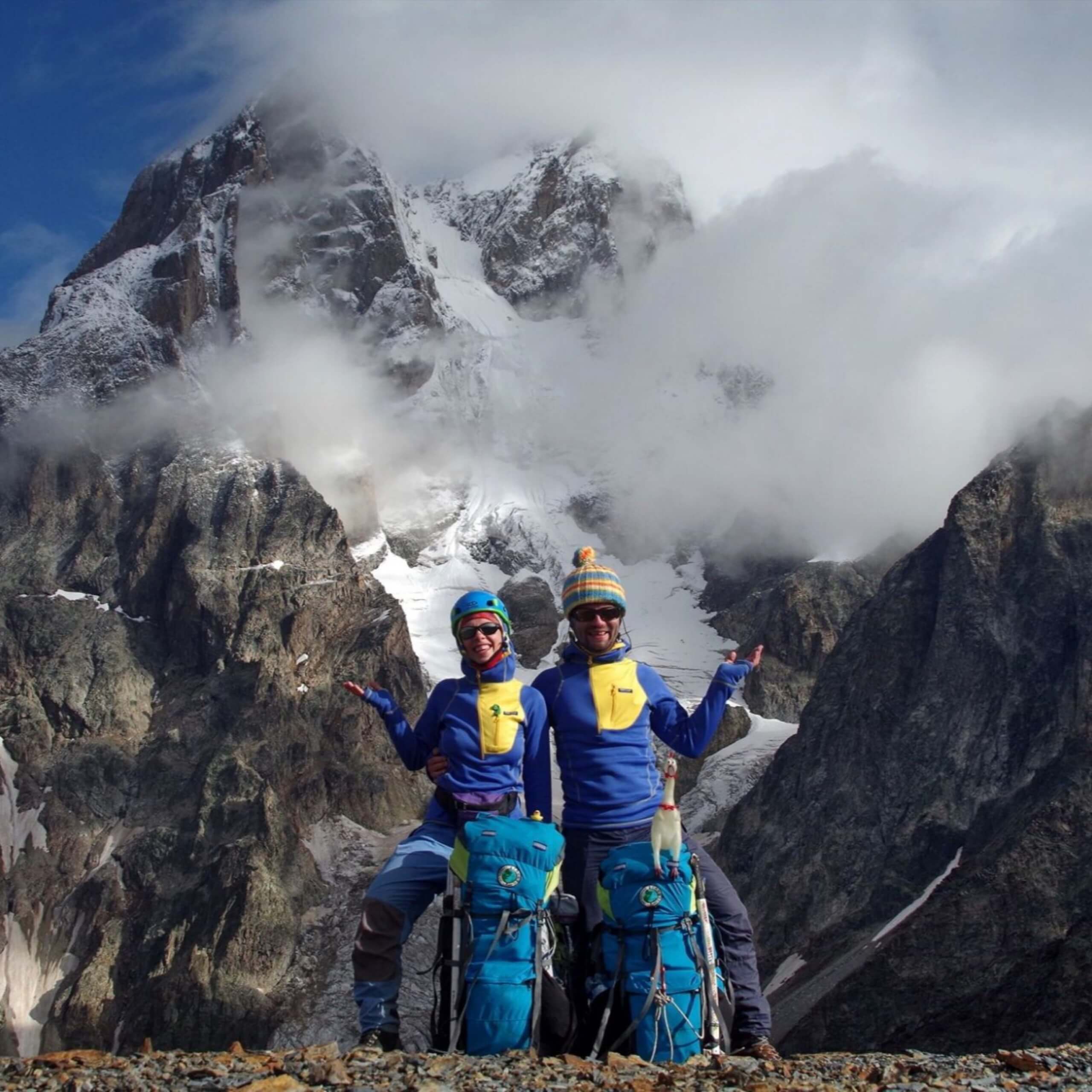 Одяг для гір: Як одягнутися в похід або сходження у все українське? 3 D87F6B57 DA56 4336 8323 E68CC964417A scaled