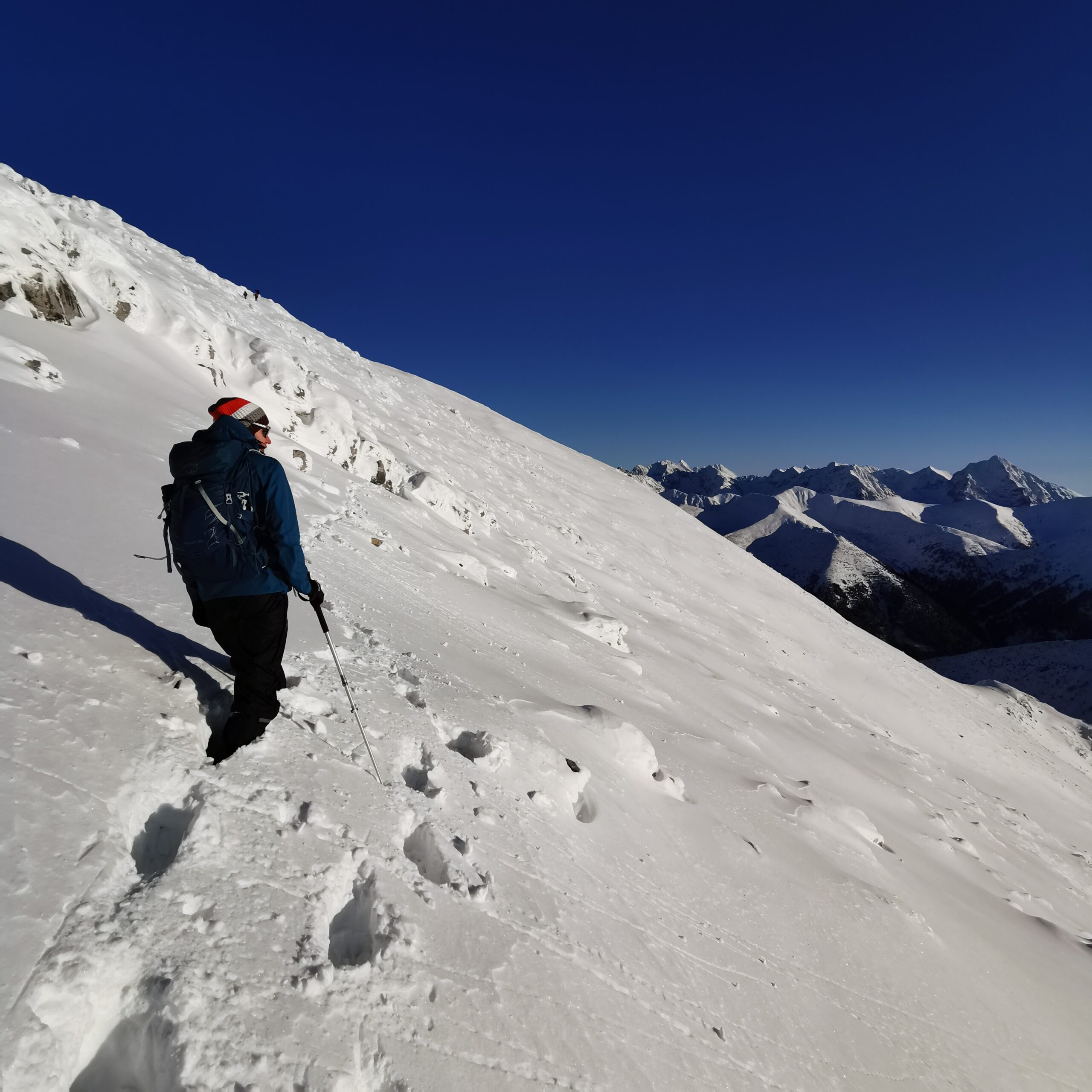 Чекліст: Зимові Карпати на один день. Трек чи сходження. Список спорядження 2 IMG 20221218 134734 1 scaled