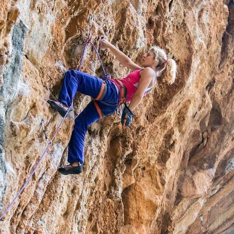 3064B21F 1A71 4570 B863 0B2E53835429