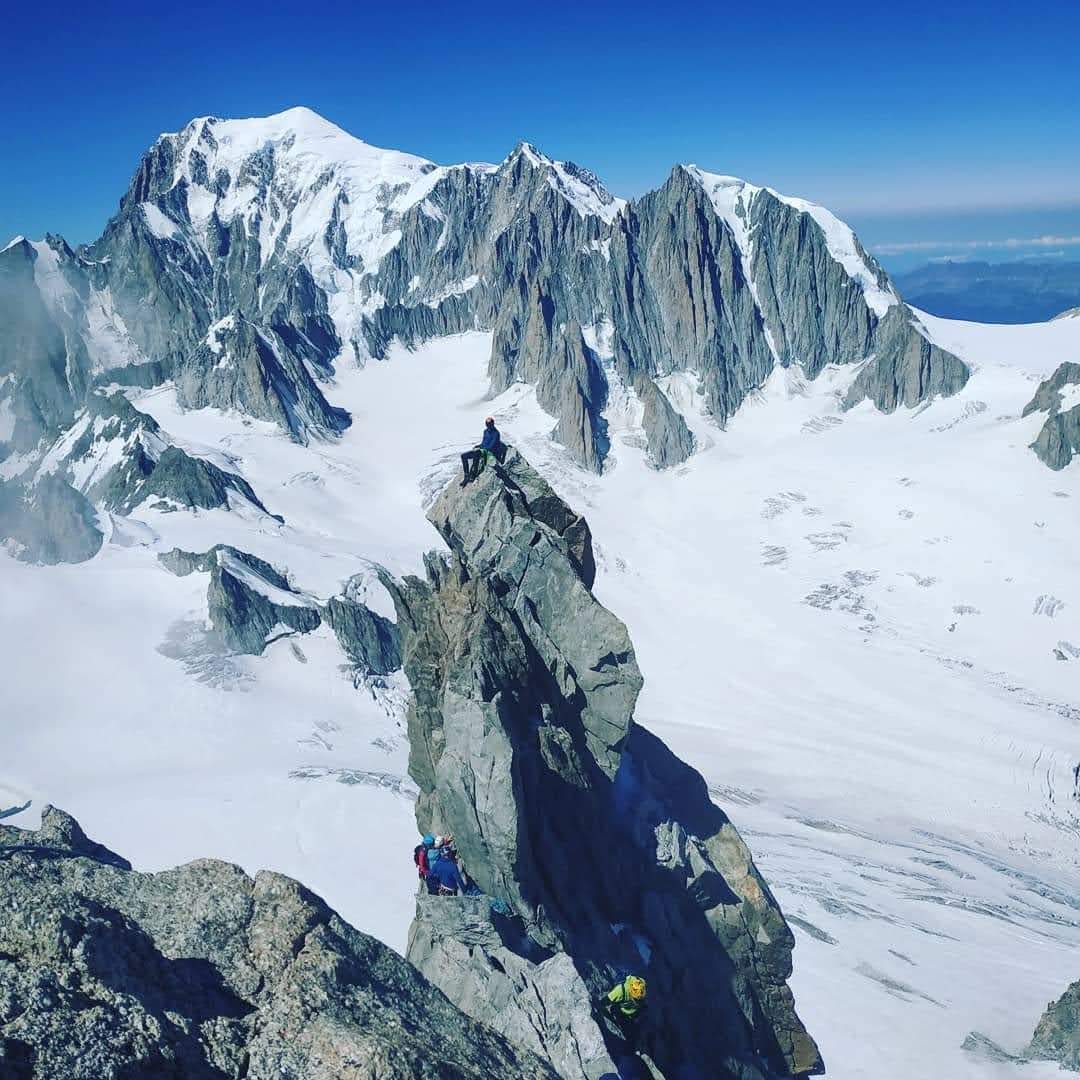 4D752246 7436 4FB3 B0D7 BADA912EB58B