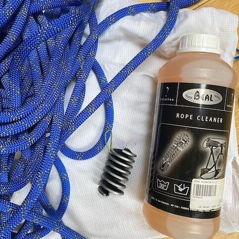 Cleaning Climbing Ropes 1